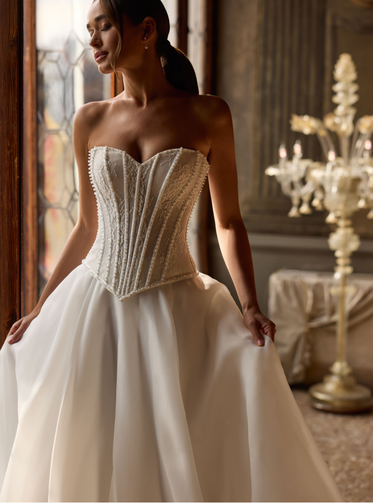 Emis (lace corset+skirt)