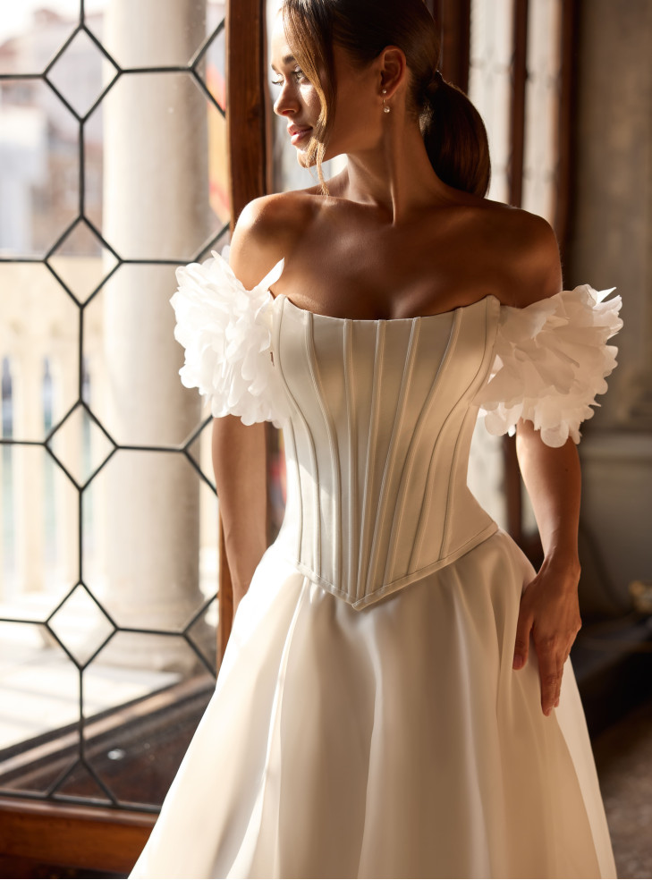 Emis (satin corset+skirt)